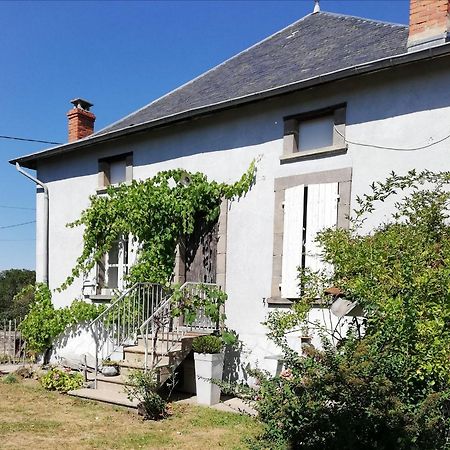 Chambre D'Hote Equestre Au Petit Bonheur Chateldon Exteriör bild