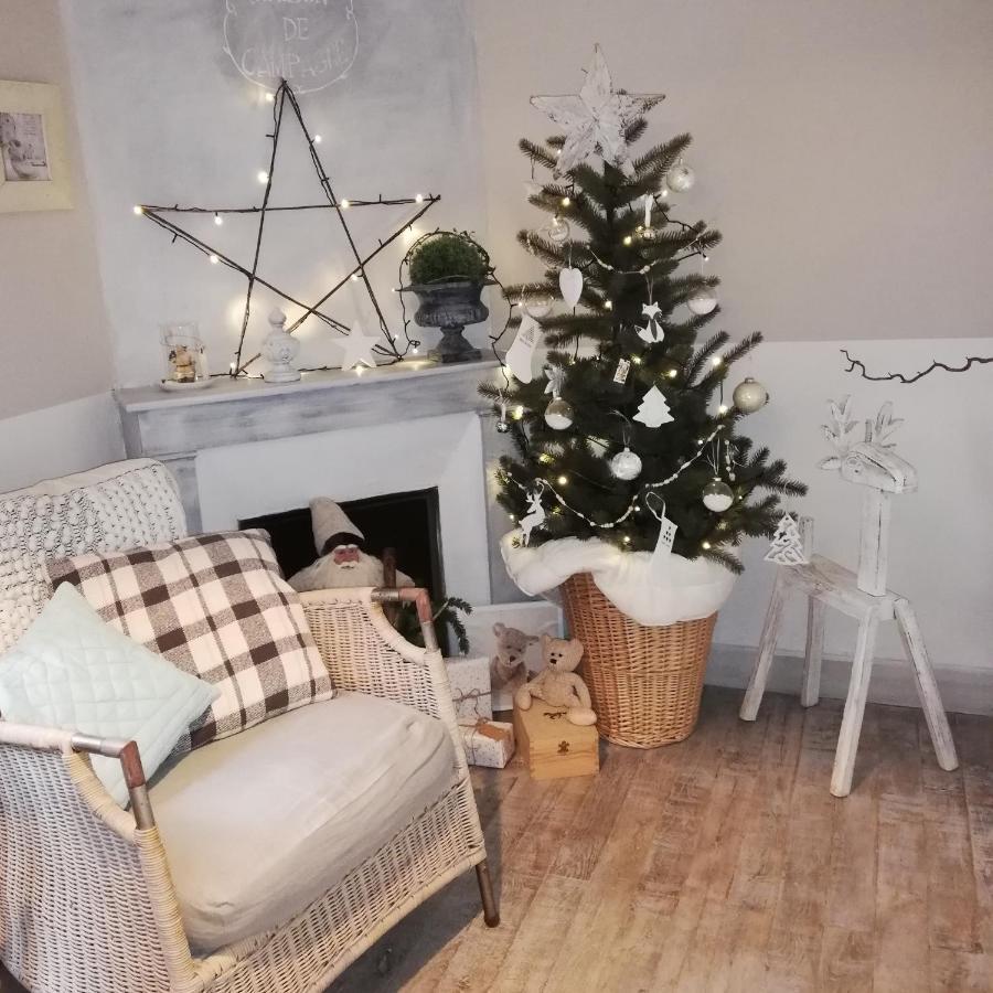 Chambre D'Hote Equestre Au Petit Bonheur Chateldon Exteriör bild
