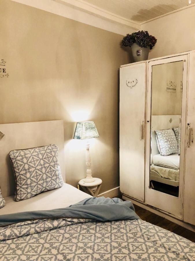 Chambre D'Hote Equestre Au Petit Bonheur Chateldon Exteriör bild