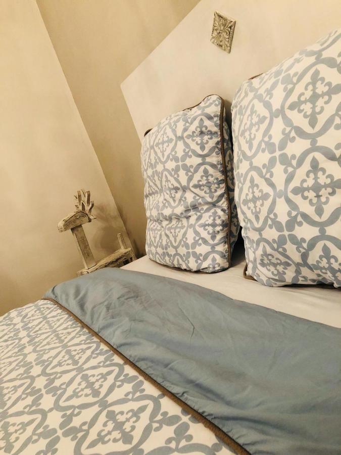 Chambre D'Hote Equestre Au Petit Bonheur Chateldon Exteriör bild