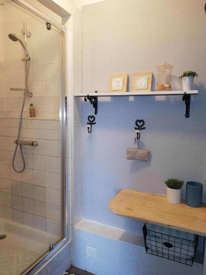 Chambre D'Hote Equestre Au Petit Bonheur Chateldon Exteriör bild