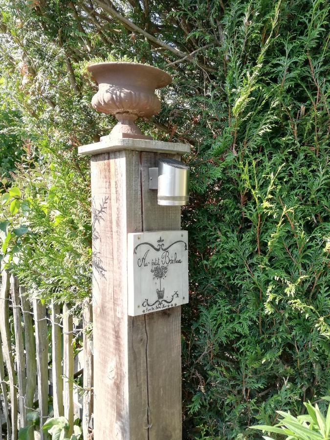 Chambre D'Hote Equestre Au Petit Bonheur Chateldon Exteriör bild